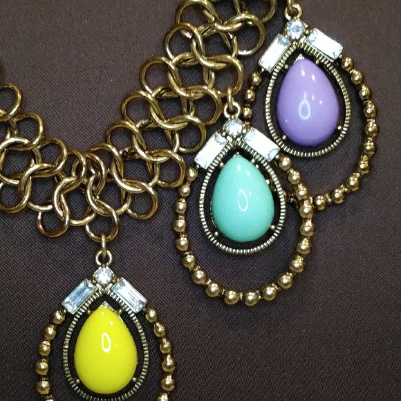 Chain Mail Teardrop Cabochon Statement Necklace - Picture 4 of 8
